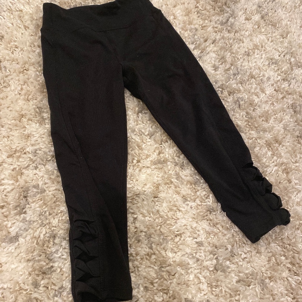 Black Capri with Criss Cross Bow Design